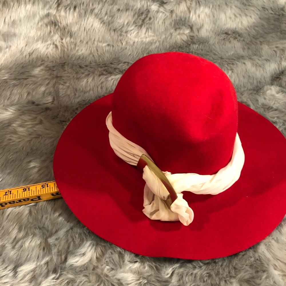 Gorgeous vintage wool hat